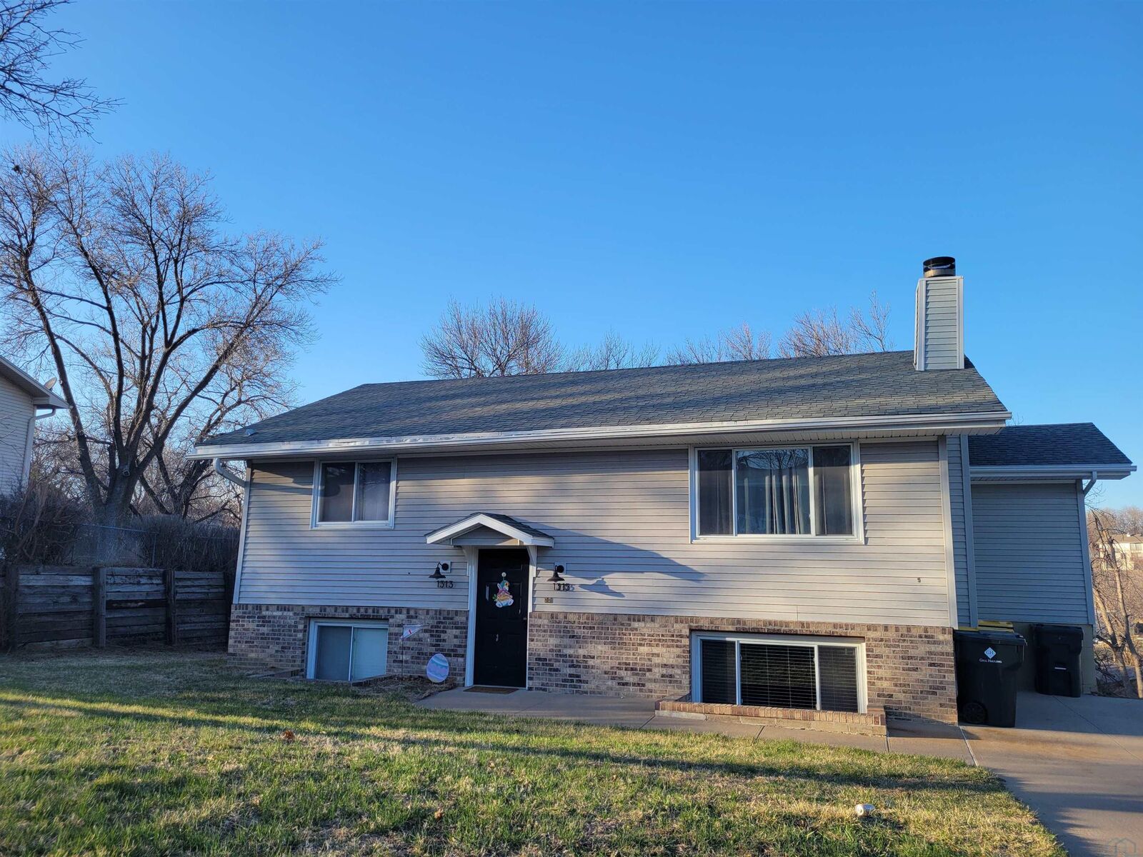 Property Photo:  1313-1315 Navaho  IA 51104 