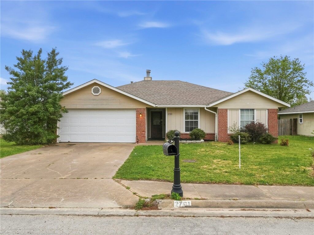 Property Photo: 2701 W Easy Street AR 72756