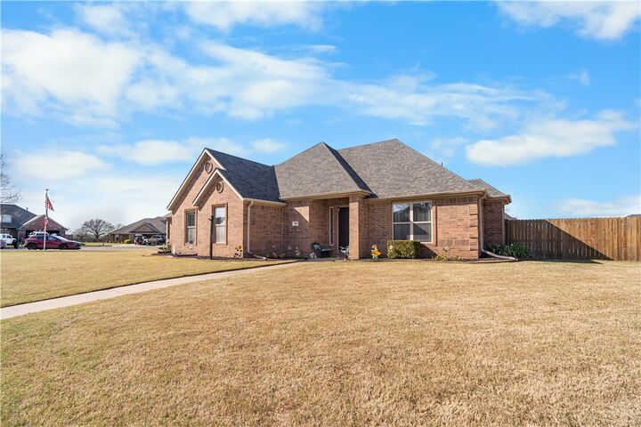 Property Photo: 305 W Camelot Drive AR 72756