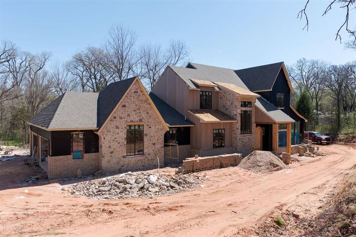 Property Photo:  13700 Shoreline Boulevard  OK 73013 