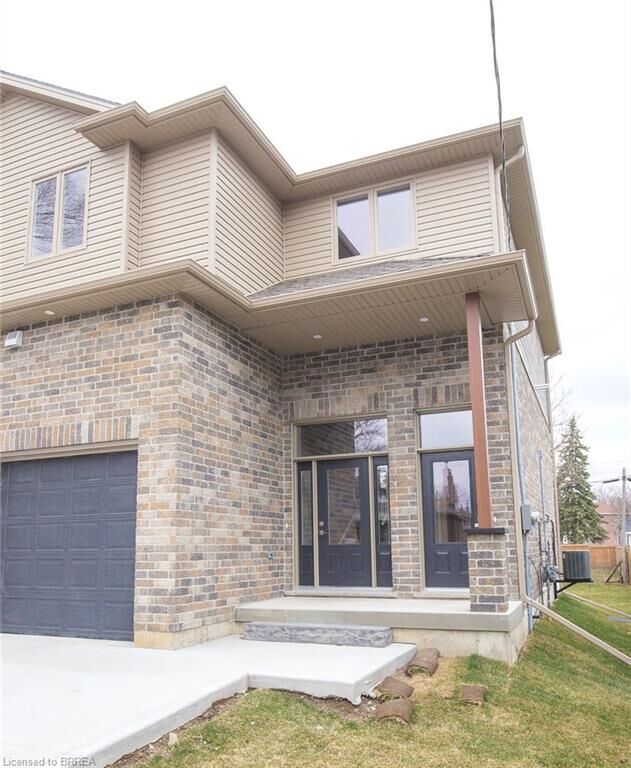 Property Photo: 355 Wellington Street ON N3S 4A7