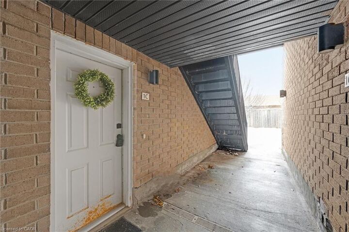 Property Photo:  185 Windale Crescent 1C  ON N2E 0G3 