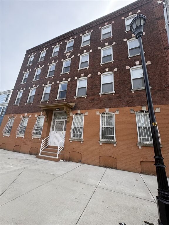 Property Photo:  632 S East  MA 01040 