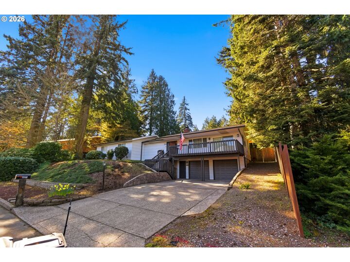 Property Photo:  7212 NE 74th Ave  WA 98662 