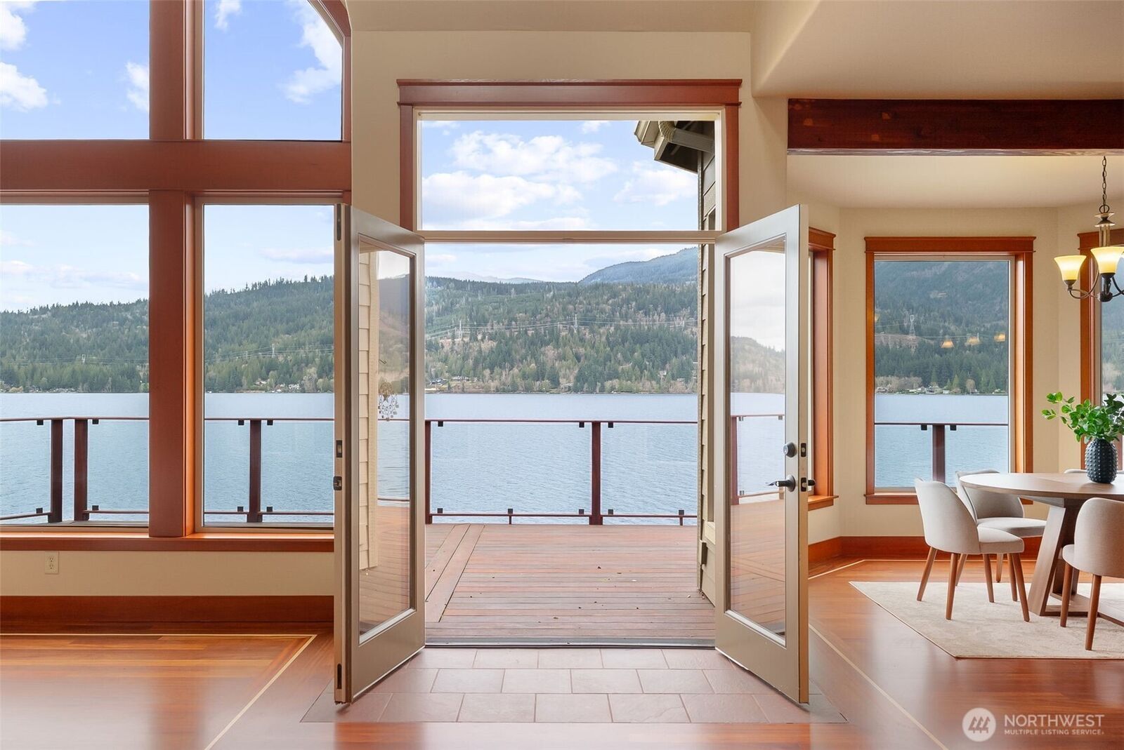 Property Photo:  20  Far Summit Place  WA 98229 