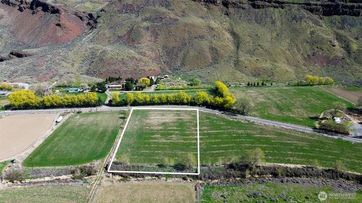 Property Photo: 0 Nna Palisades Rd WA 98845