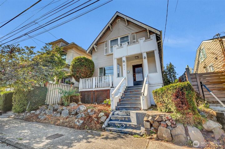 Property Photo:  911  Martin Luther King Jr Way  WA 98122 