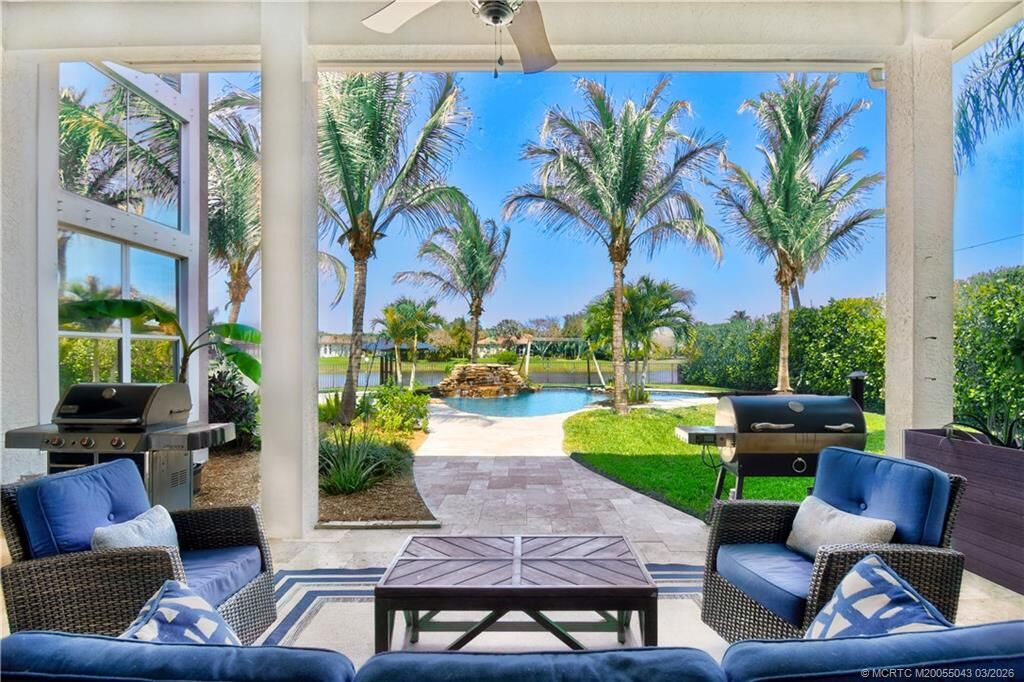 Property Photo:  2313 SW Golden Bear Way  FL 34990 