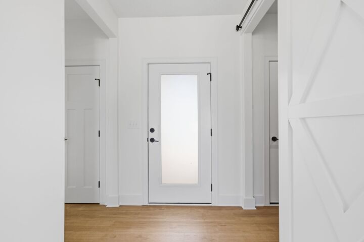 Property Photo:  514 E Elmwood St  KS 67147-1124 