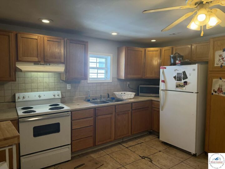 Property Photo:  1501 S Prospect  MO 65301 