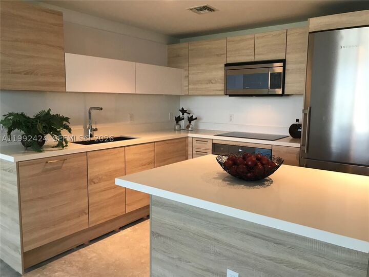 Property Photo:  16385 Biscayne Blvd 2206  FL 33160 