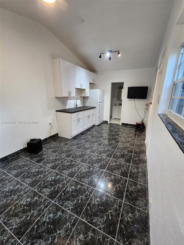 Property Photo: 1916 Coolidge St 1 FL 33020