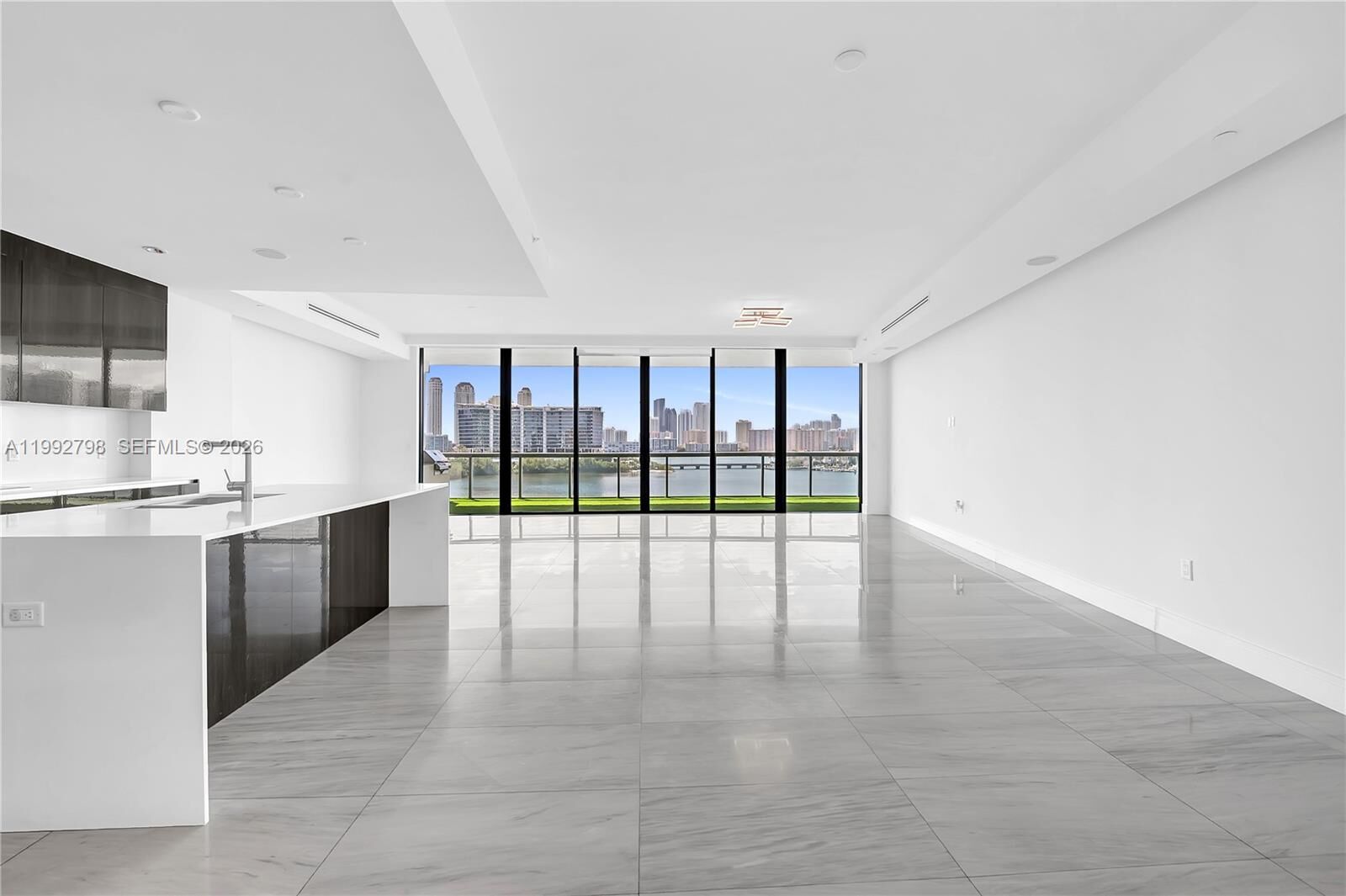 Property Photo:  3300 NE 188th St 615  FL 33180 