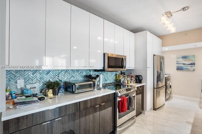 Property Photo:  3020 NE 32nd Ave 1013  FL 33308 