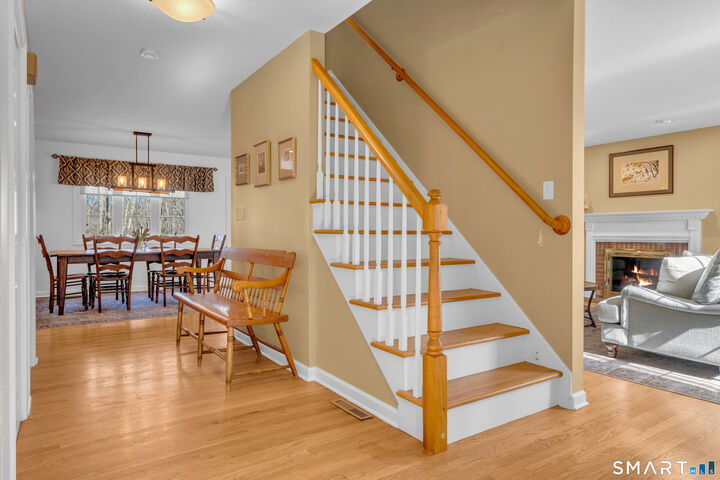 Property Photo:  322 Willow Road  CT 06437 