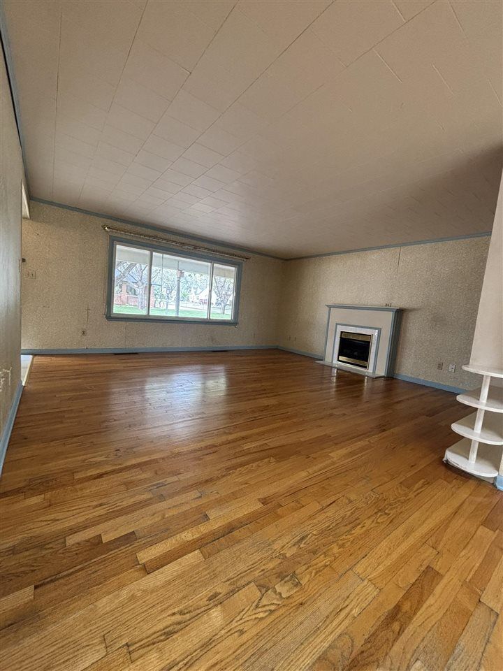 Property Photo:  901 S Stanley  OK 74074 