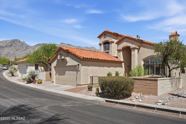Property Photo: 5972 N Misty Ridge Drive AZ 85718