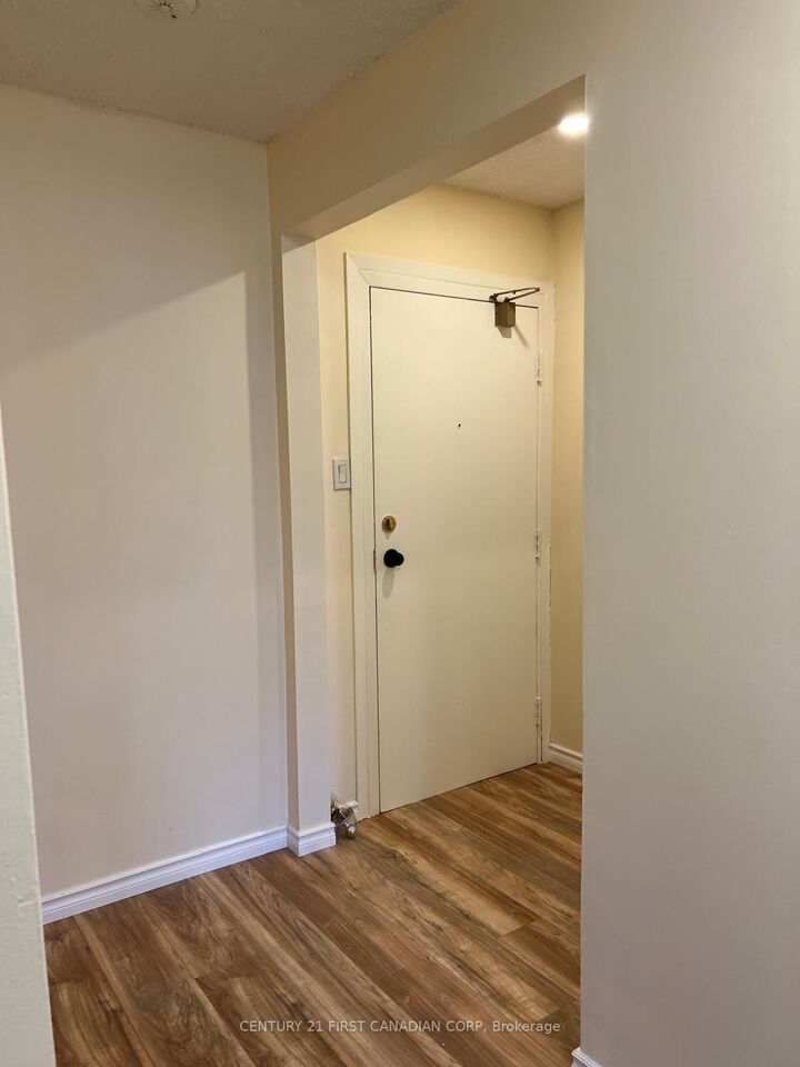 Property Photo:  1096 Jalna Boulevard 53  ON N6E 3B8 