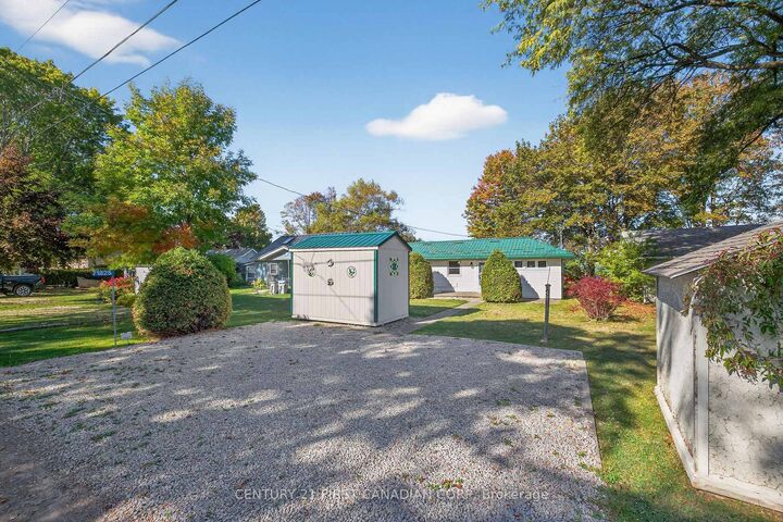 Property Photo:  71825 Sunview Avenue  ON N0M 1N0 