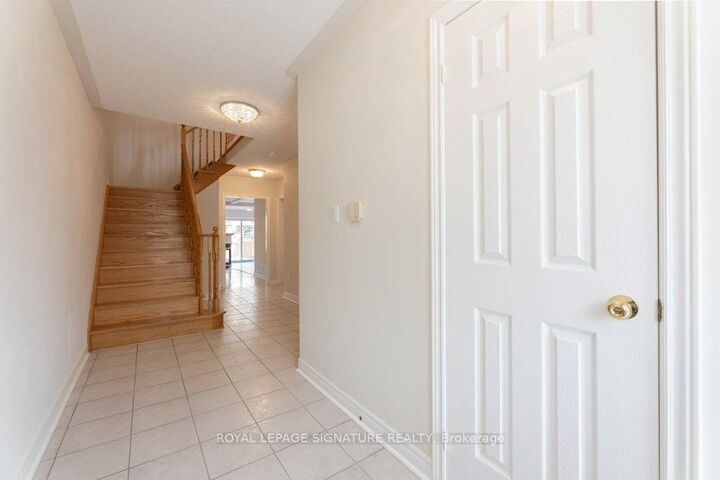 Property Photo: 55 Pottery Place ON L4L 9H5