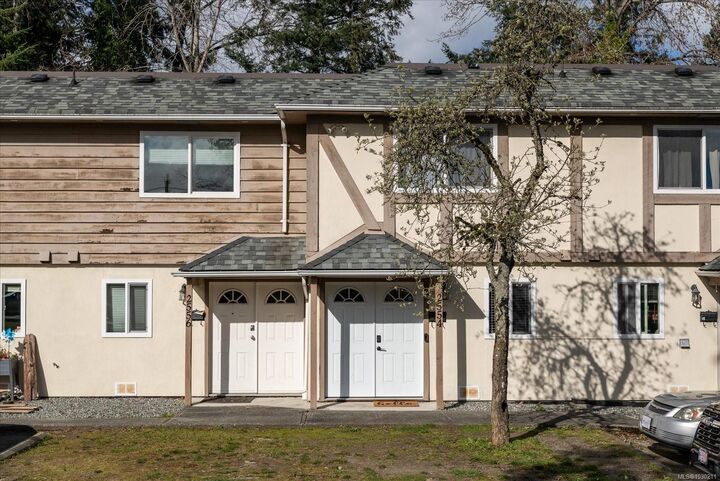 2554 Highland Blvd — photo 1