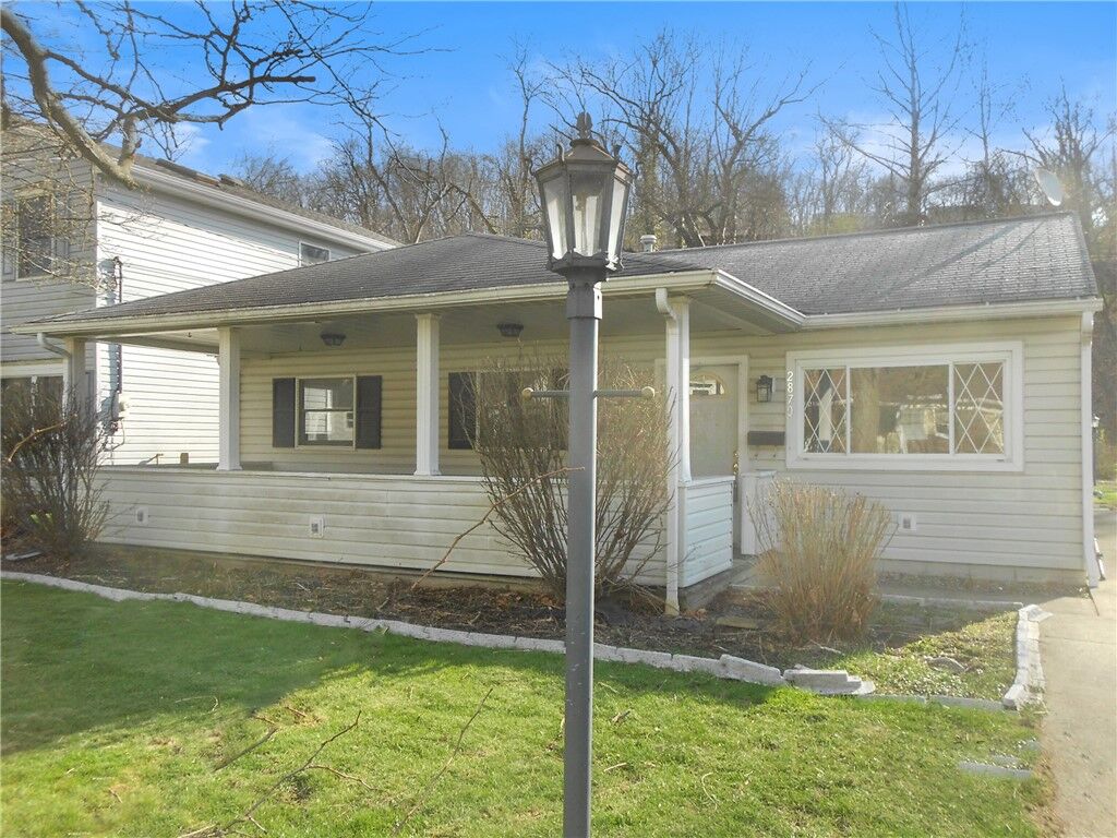 Property Photo:  2870 N Meadow St  PA 15065 