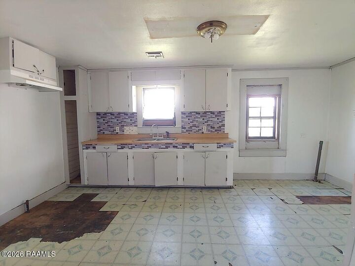 Property Photo: 309 Keller Street LA 70526