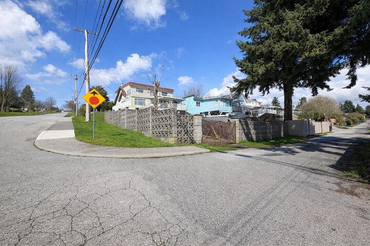 Property Photo: 1728 Seventh Avenue BC V3M 2K8