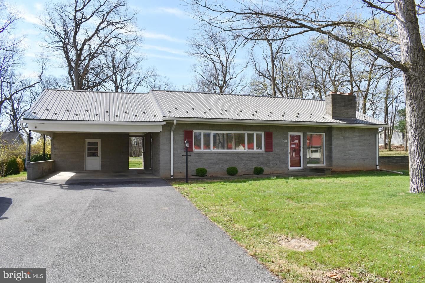Property Photo:  6056 Lincoln Way W  PA 17252 