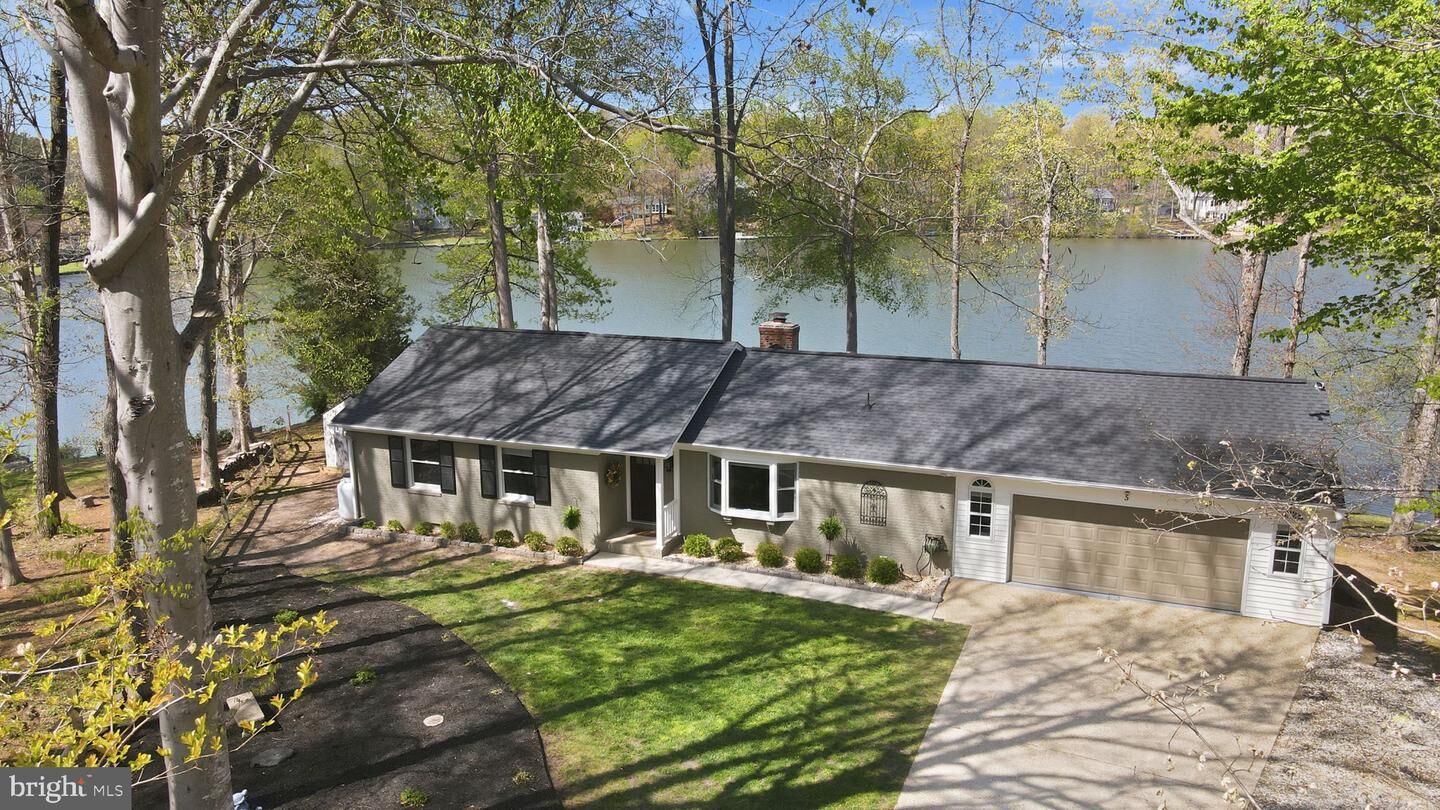 Property Photo: 5 Jason Circle VA 22546