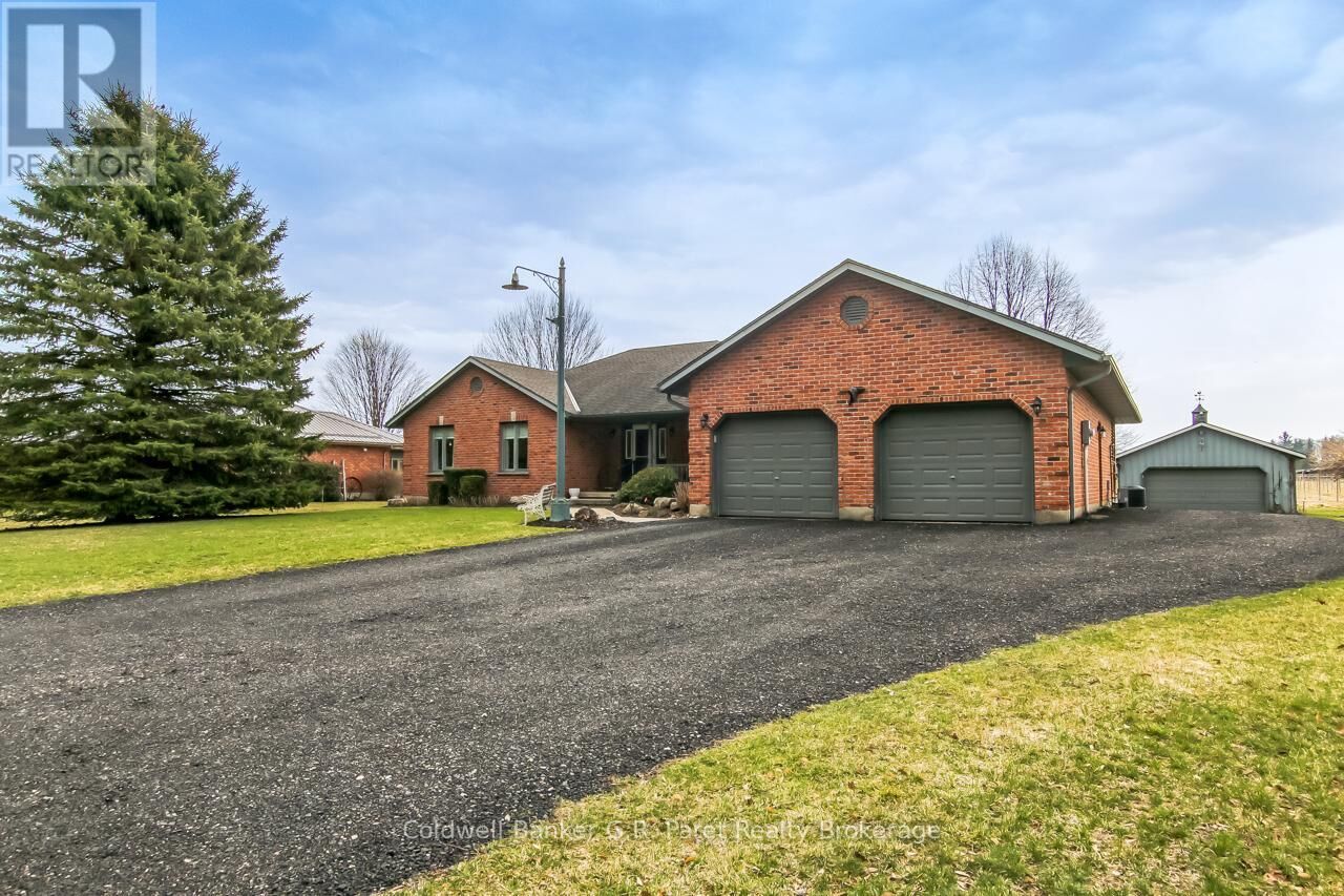Property Photo:  990 Norfolk County Road 21 Road  ON N4B 2W4 