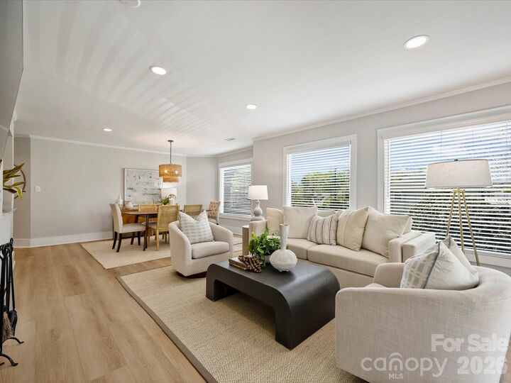 Property Photo:  2719 Selwyn Avenue 11  NC 28209 