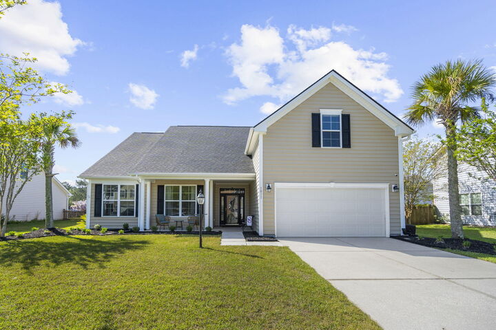 Property Photo:  1011 Bridlewood Farms Parkway  SC 29472 
