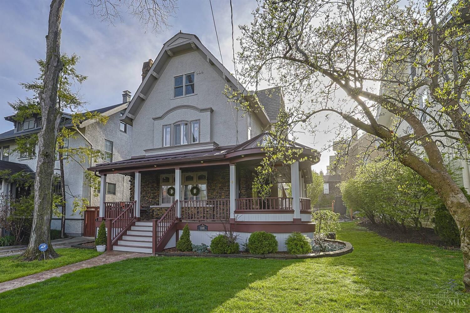 Property Photo:  1308 Edwards Road  OH 45208 