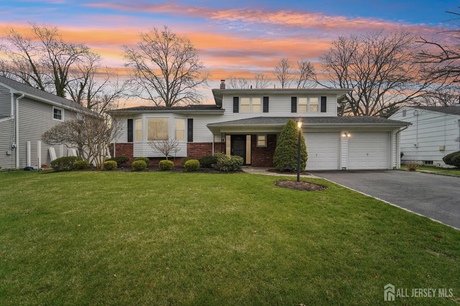 Property Photo:  14 Eton Place  NJ 07081 