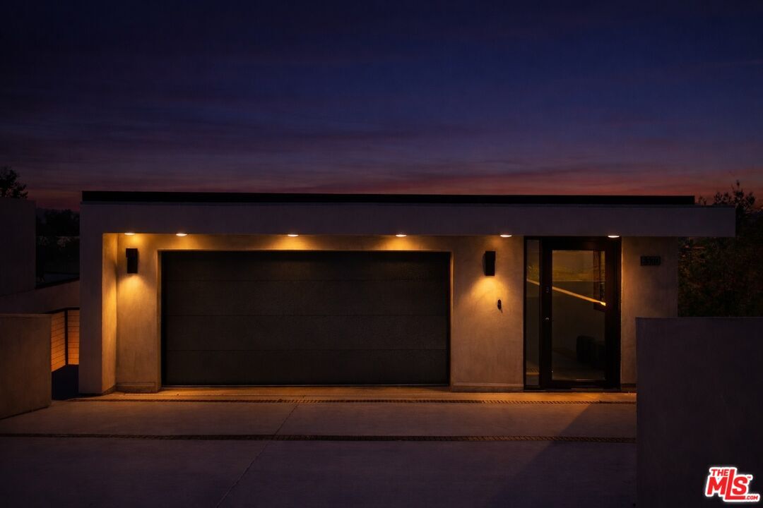 Property Photo:  5130 Medina Rd  CA 91364 