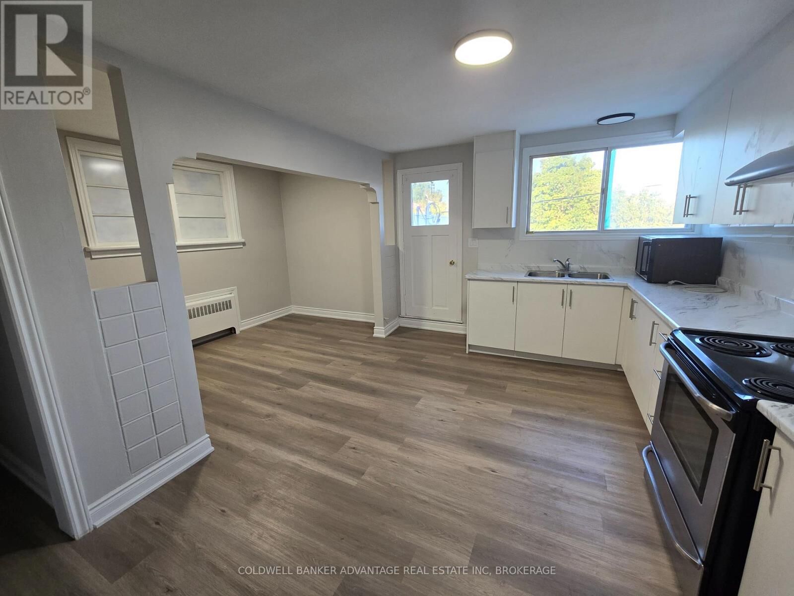 Property Photo:  936 East Main Street 1  ON L3B 3Y9 