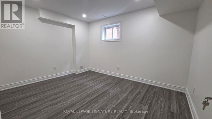Property Photo:  3137 Sunnyhill Drive Basement 2  ON L4X 2K5 