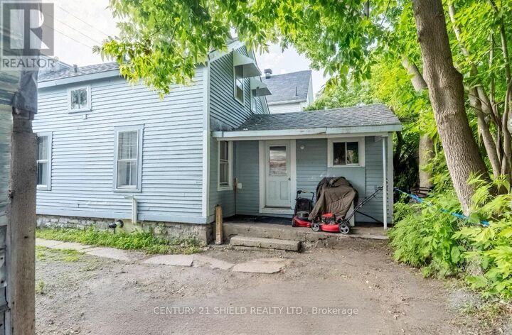 Property Photo:  42-46 Marlborough Street South  ON K6H 3Z3 