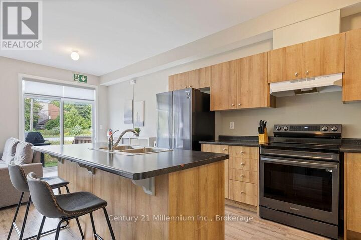 Property Photo:  218 Crosswinds Boulevard 10  ON L9Y 5S8 