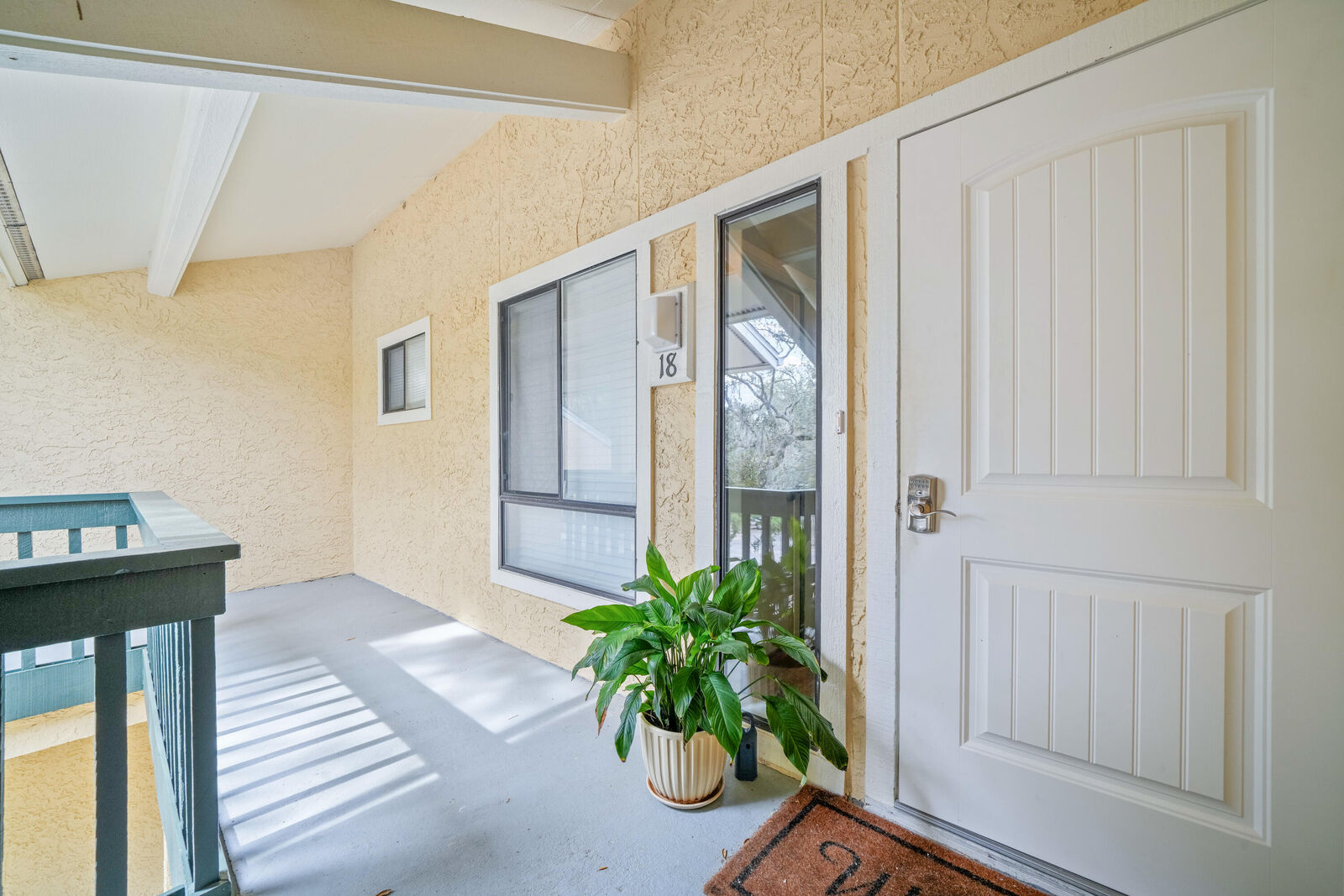 Property Photo:  300 Yacht Club Drive Unit 18  FL 32578 