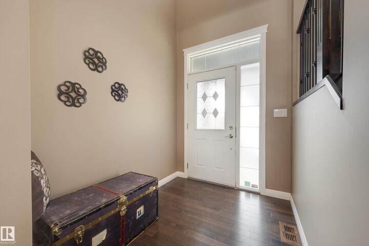 Photo de la propriété:  3825 Agar Green SW  AB T6W 0W9 