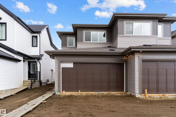 1050 Cristall Crescent SW — photo 1