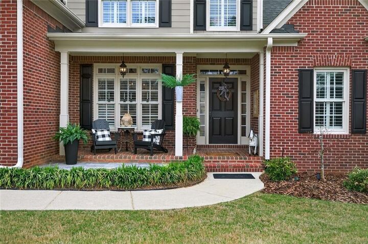 Property Photo:  129 Dorchester Way  GA 30180 