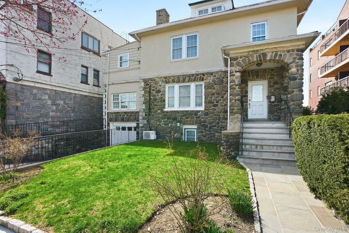 Property Photo: 109 Hillside Place 2 NY 10709