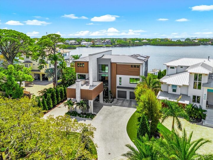 Property Photo:  402 Hillsborough Street  FL 34683 
