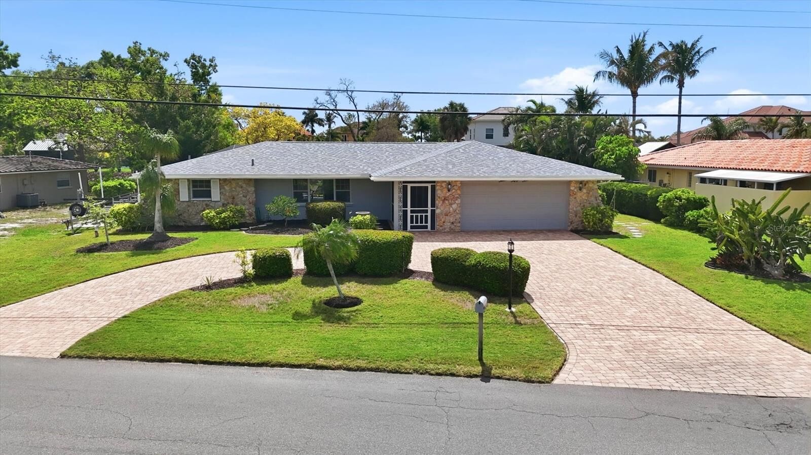 Property Photo:  353 S Shore Drive  FL 34229 