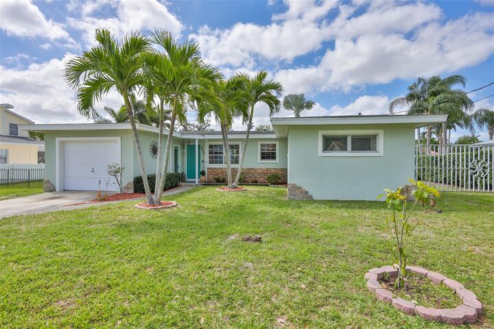 Property Photo:  6907 9th Avenue NW  FL 34209 
