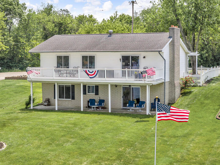 Property Photo:  11786 E Sauk Trail  MI 49249 