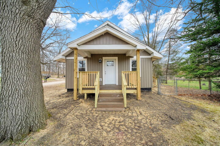 Property Photo:  3227 Matthews Street  MI 49203 